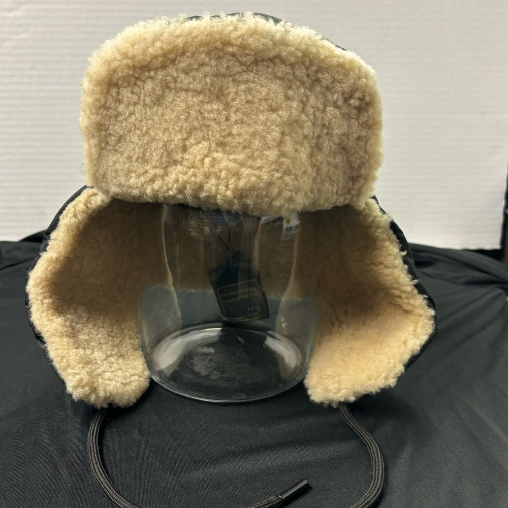 NWT Unisex Fabric Trapper Hat with Sheepskin Fur Lining - Black size M/L